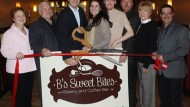 B’s Sweet Bites Hosts Official Ribbon Cutting in Des Plaines