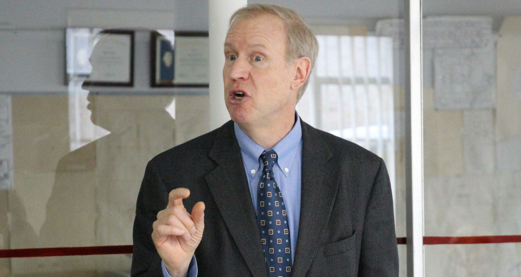 Rauner’s plan for Illinois budget woes? Credit Card fraud!