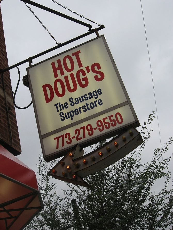 English: Hot Doug's restaurant, Chicago